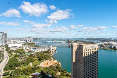 325 S Biscayne Blvd #4318 1