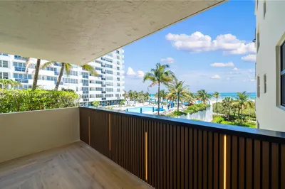 1623 Collins Ave #415 1