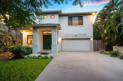 605 NE 15th Ave 1