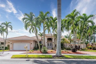 392 Coconut Cir 1