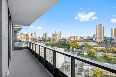 101 Diplomat Pkwy #906 1
