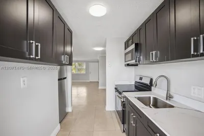 850 E Commercial Blvd #214B 1