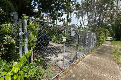 3348 NW 9th Ave 1