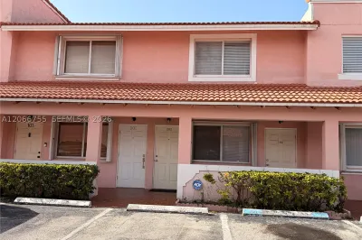 8019 Lake Dr #202 1