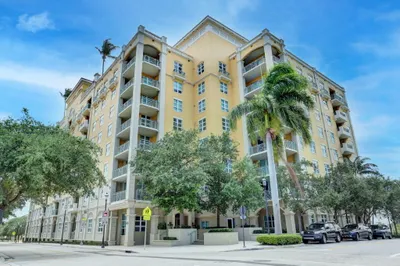 403 S Sapodilla Avenue #307 1