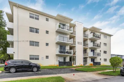 1855 Plunkett St #306 1